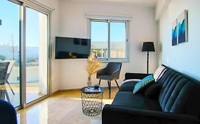 Phaedrus Living Seaside Residence Lighthouse 70